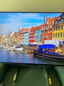 55 inch Toshiba smart tv and stand but no screws for stand