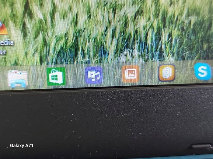 ACER Aspire ES 13 Model ES1-331-C7Z3. 4GB Ram, 32GB HDD, Windows 8, Intel Celeron CPU N3050, 1.6GHz. Chrome, VLC, etc