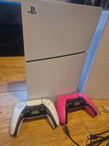 Sony PlayStation 5 PS5 Slim Disc Edition. Excellent Condition with 2 Controllers