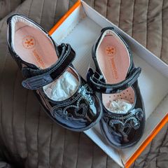 School shoes Biomechanics