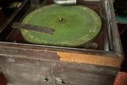 Vintage Victorla VV-IX record player