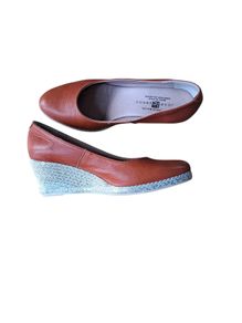 Josef Saenz leather wedge heels