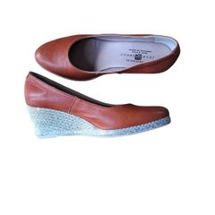 Josef Saenz leather wedge heels