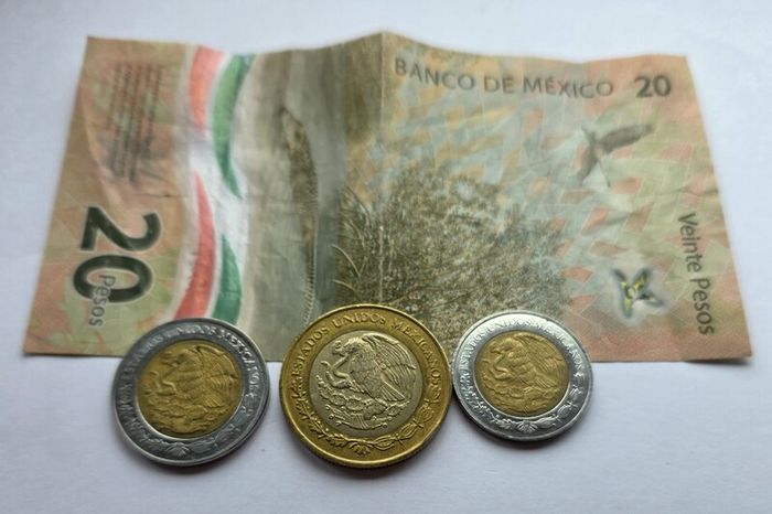 Mexico Banknote & 3 Coins 37 Pesos