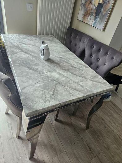 table and chairs