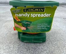 EverGreen Handy Spreader - Lawn Feed & Grass Seed Spreader