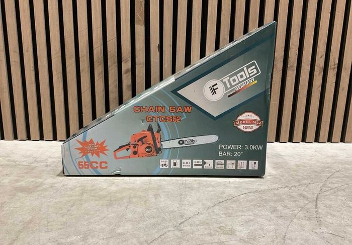 Brand New 55cc Chainsaw - 20" Bar