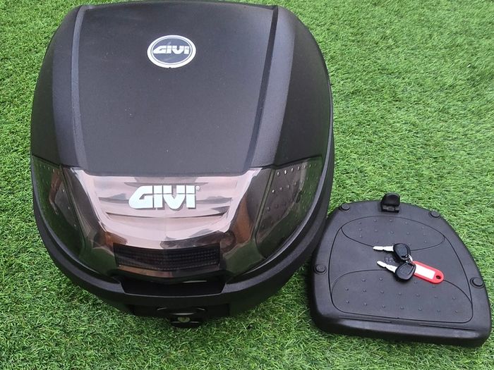Givi top case