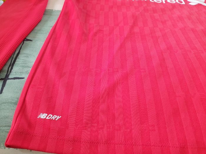 Liverpool Football Club Home Jersey 2015 to 2016 Childrens Large New Balance