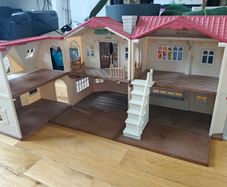Sylvanian Families Red Roof Country Home  & cosy cottage