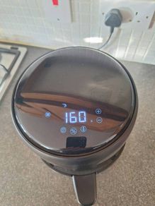 Small Russell Hobbs airfryer