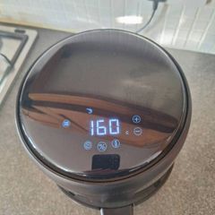 Small Russell Hobbs airfryer