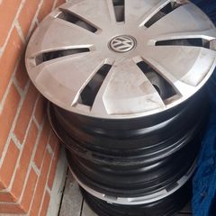 Vw transporter 6.1Steel wheels  hubcaps
