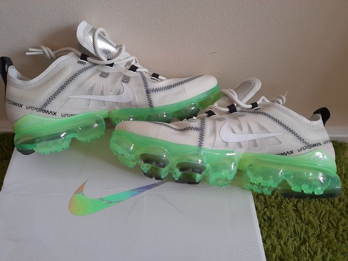Nike Wmns Air VaporMax 2019 'Phantom Volt' UK-7.5/EUR-42 AR6632 104 Summit White/Phantom-Black-Summit White-2019