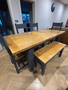 Solid Oak Extendable Dining Table, 4 chairs & 1 bench