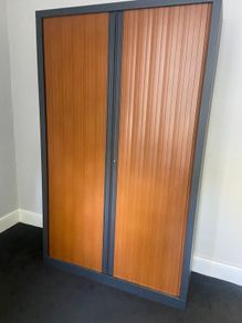 Storage cabinet  suitable for home or office use