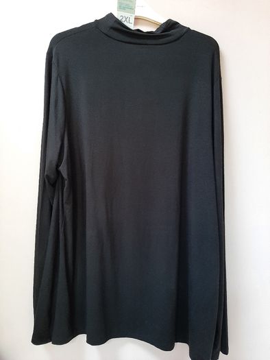 New top 2XL tag attached