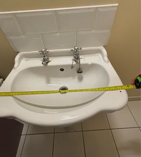 bathroom sinks x3 30euro each