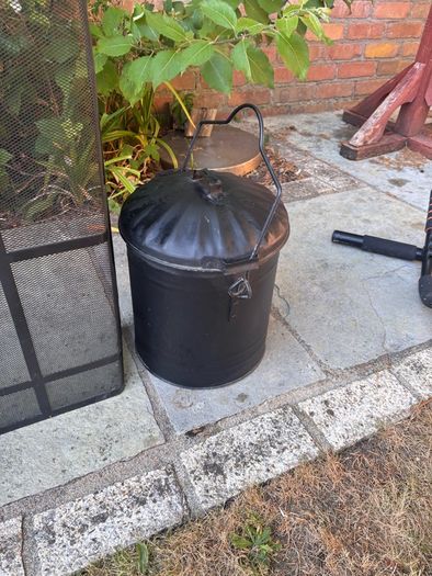 Fire guard, coal bucket, fireplace tools