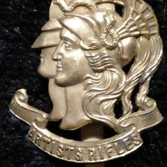 british ww1, ww2. cap badges see full ad.