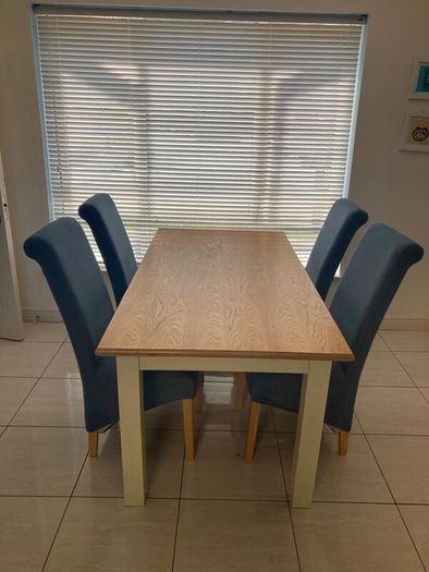 Arnotts Dining Table & 6 Chairs  180 x 90cm