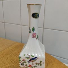 Aynsley Pembroke Pattern Square Sided Bud Vase in excellent condition