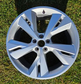 Audi Q4 Alloy Wheel 89A601025D