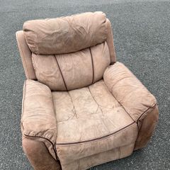 2 X Recliner Armchairs..free for Collection