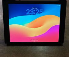 iPad 9 64GB + Pencil + Case  Excellent Condition