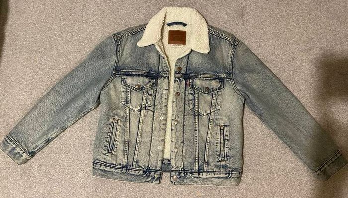 Denim Jacket (Levi's ) origainal