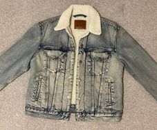 Denim Jacket (Levi's ) origainal