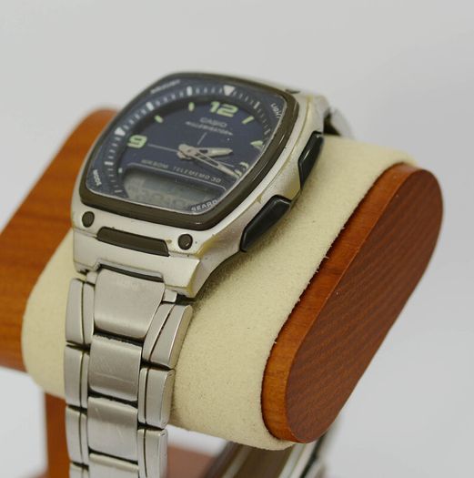 Casio Illuminator 2747 AW-81 Quartz Watch