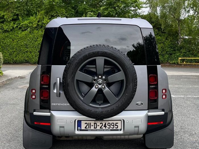 Land Rover Defender 2021