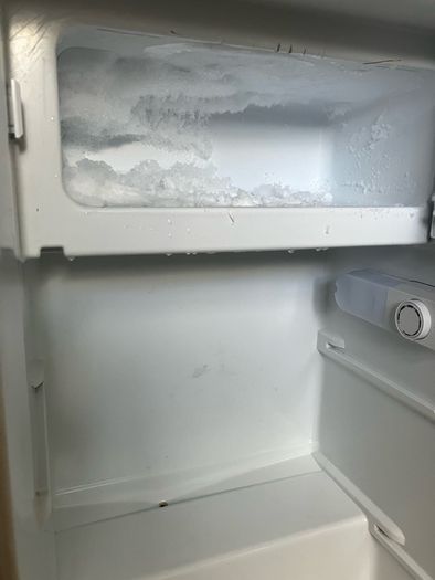 Fridge Freezer - Under Counter Compact Fridge with Freeze Zone