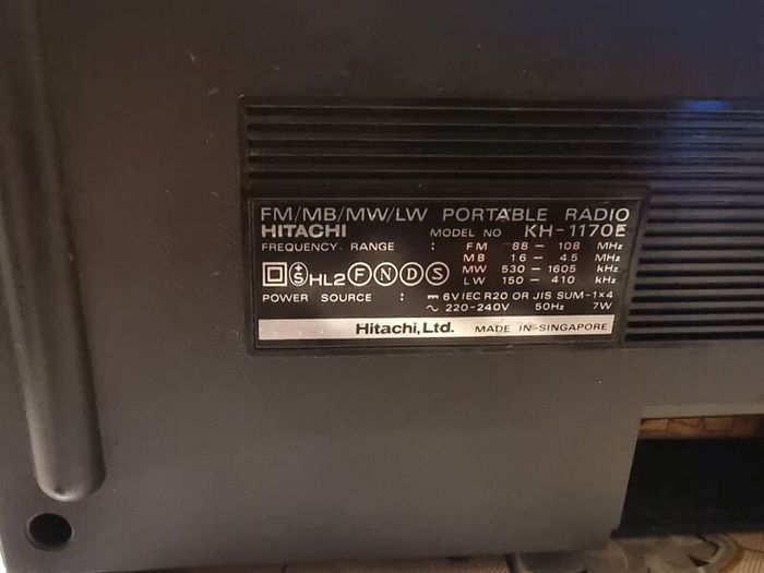 Multi Band Radio Working Hitachi KH-1170E, sale as parts, need service, working.