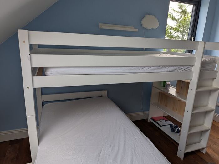 Bunk bed L-shaped