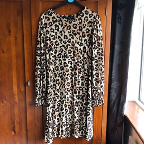 Cute leopard print dress