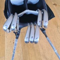 taylormade R7 irons and stand bag