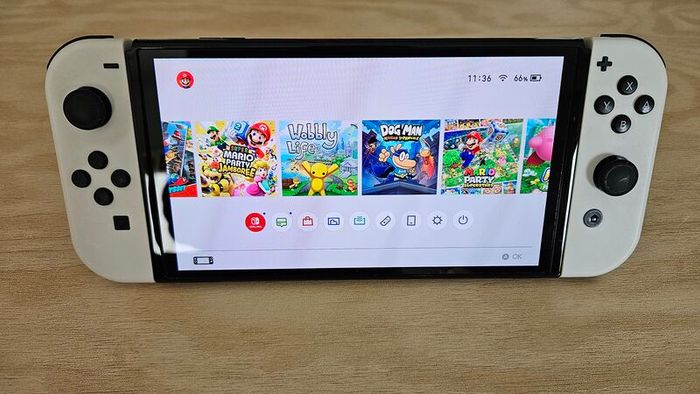 Nintendo Switch OLED, 128GB - Great condition plus extras
