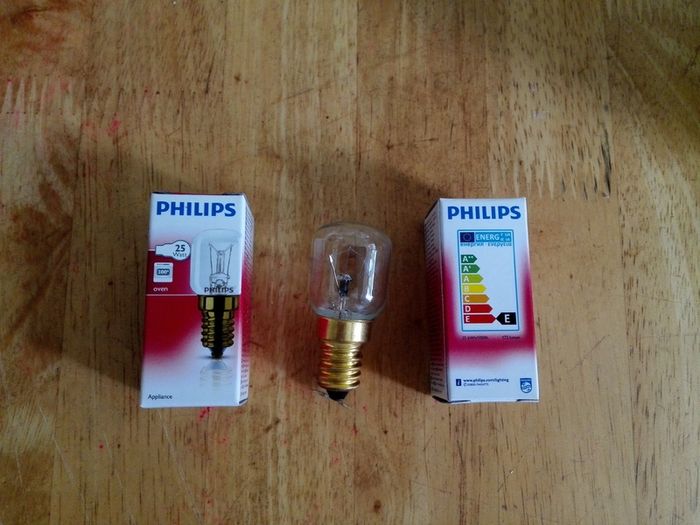 PHILIPS 25w E14 Screw 300 Degree Microwave or Oven  Light Bulbs