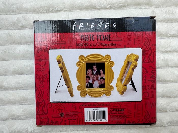 Friends The Television Series Photo Frame Photo size 4    6 Please see pictures
