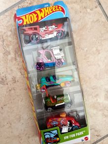 Hot Wheels 2025 HW Fun Park die-cast 1:64 5-Pack JBJ88-JA10C