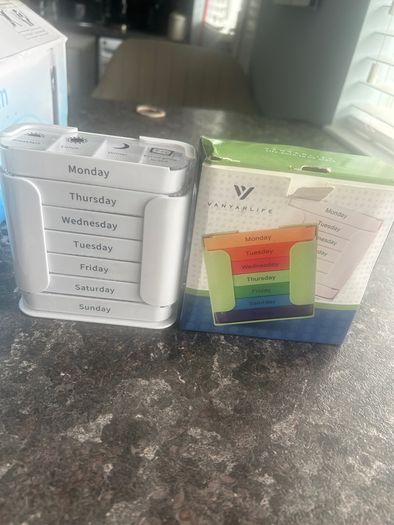 Free pill pots