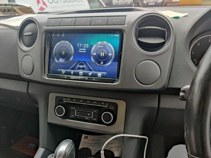 VW Volkswagen Amarok Apple CarPlay Android Auto Radio Stereo