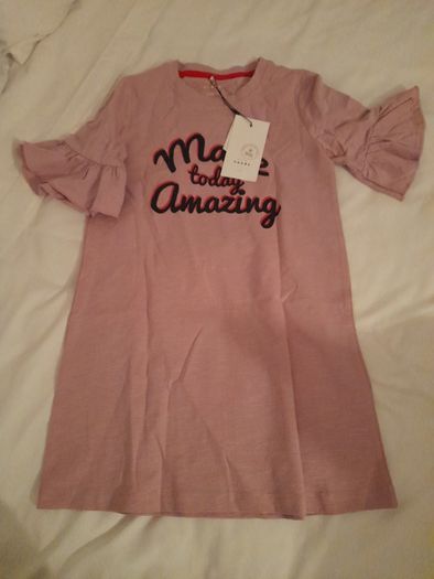 Girl's top, brand new, age 7-8