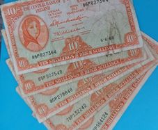 Irish 5 X 1968 Lavery ten shilling banknots in used condition