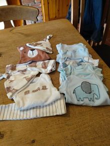 Newborn boys bundle, like new. 2 Newborn outfits, 3 piece sets fred & Flo. 5 Vests. Next.  Upto 7.5 lbs