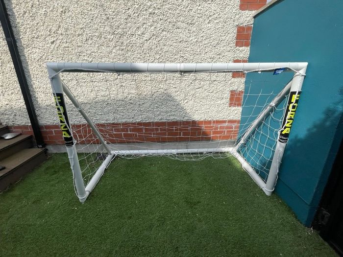 6ft x 4ft Goal plus carrier bag