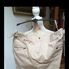 Dunne stores cream stretch cotton skirt, new never worn with Stretch.