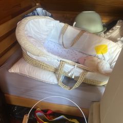 moses basket with stand